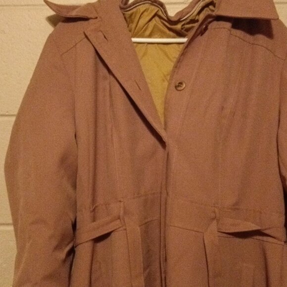 Long Tan Coat - Picture 3 of 16